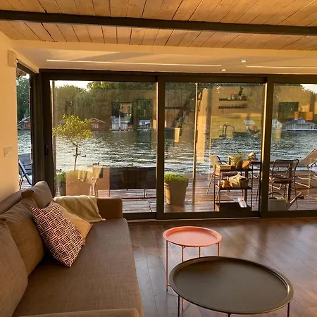 Holiday home Loup 1981 Bezanija