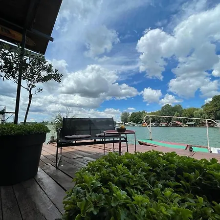 Loup 1981 Holiday home *