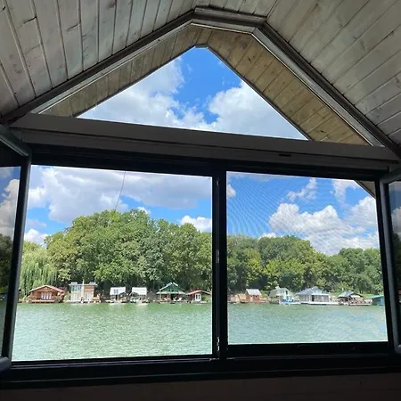 Loup 1981 Holiday home