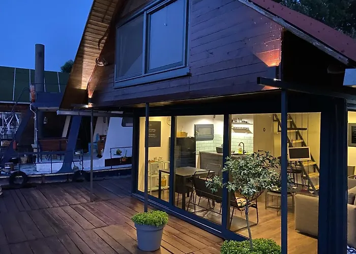 Loup 1981 펜션 Bezanija