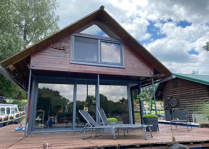 펜션 Loup 1981 Bezanija